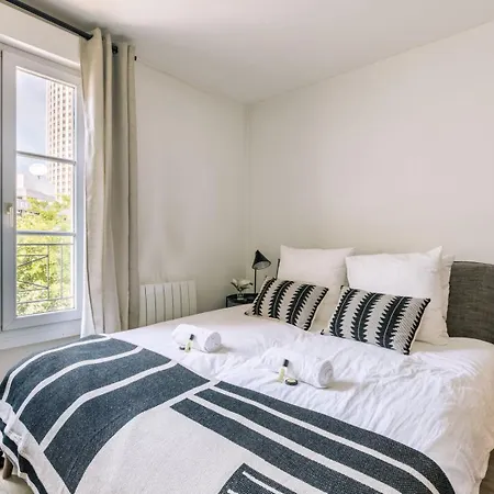 Guestready - Charming On The Floor *